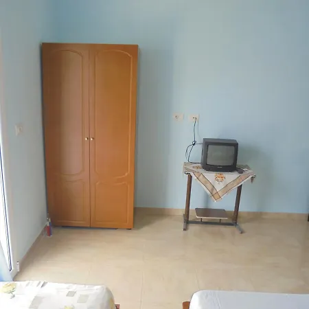 Vila Ari