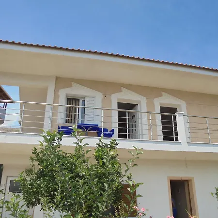 Vila Ari *
